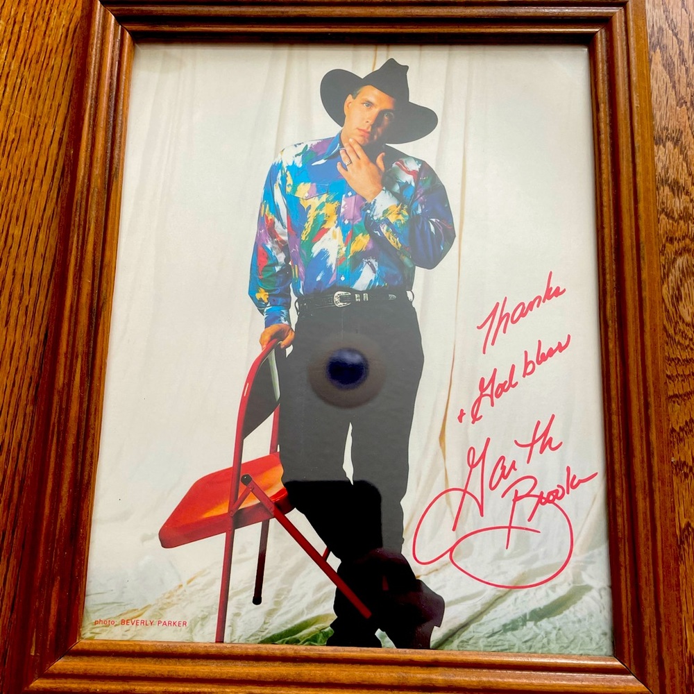 8x10 Original Garth Brooks Photo Framed and Signed (not a reprint)